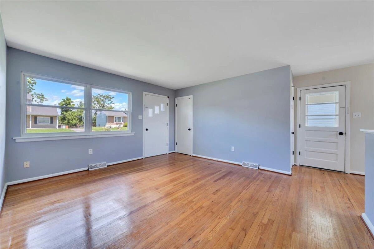 3734 Long Meadow AVE - Photo 8