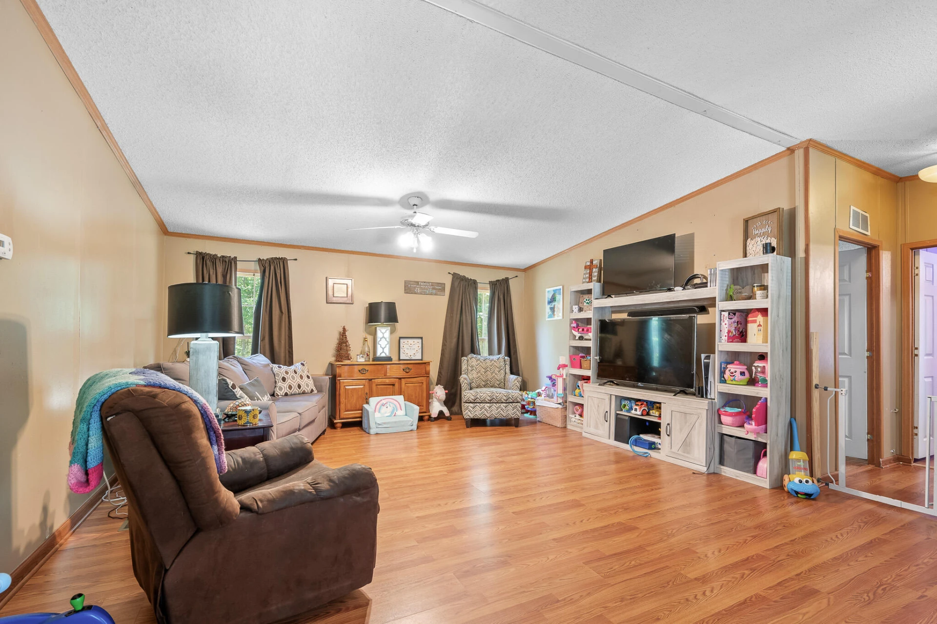 1145 Shady Rest LN - Photo 6