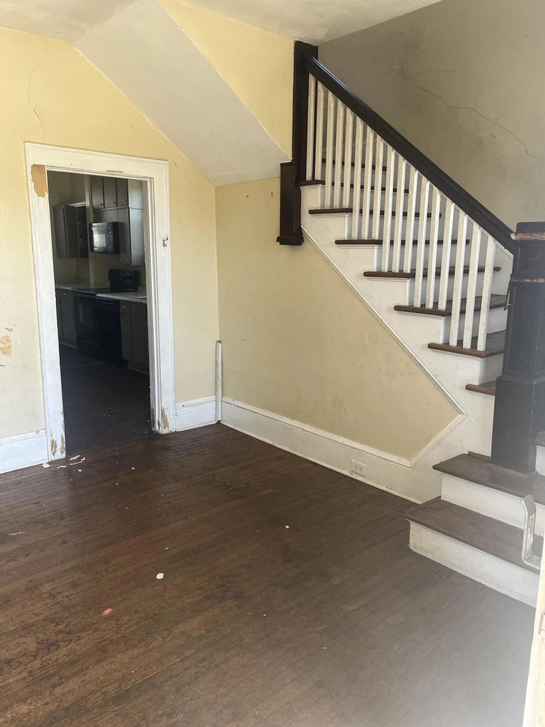 2816 10th ST - Photo 2