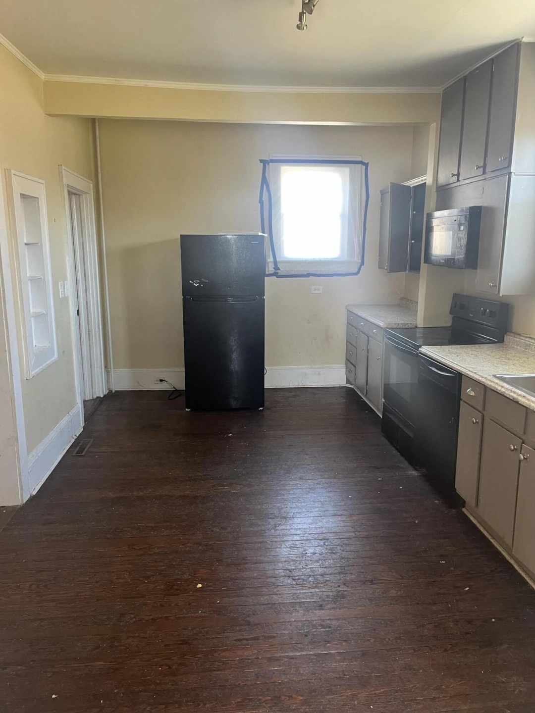 2816 10th ST - Photo 5
