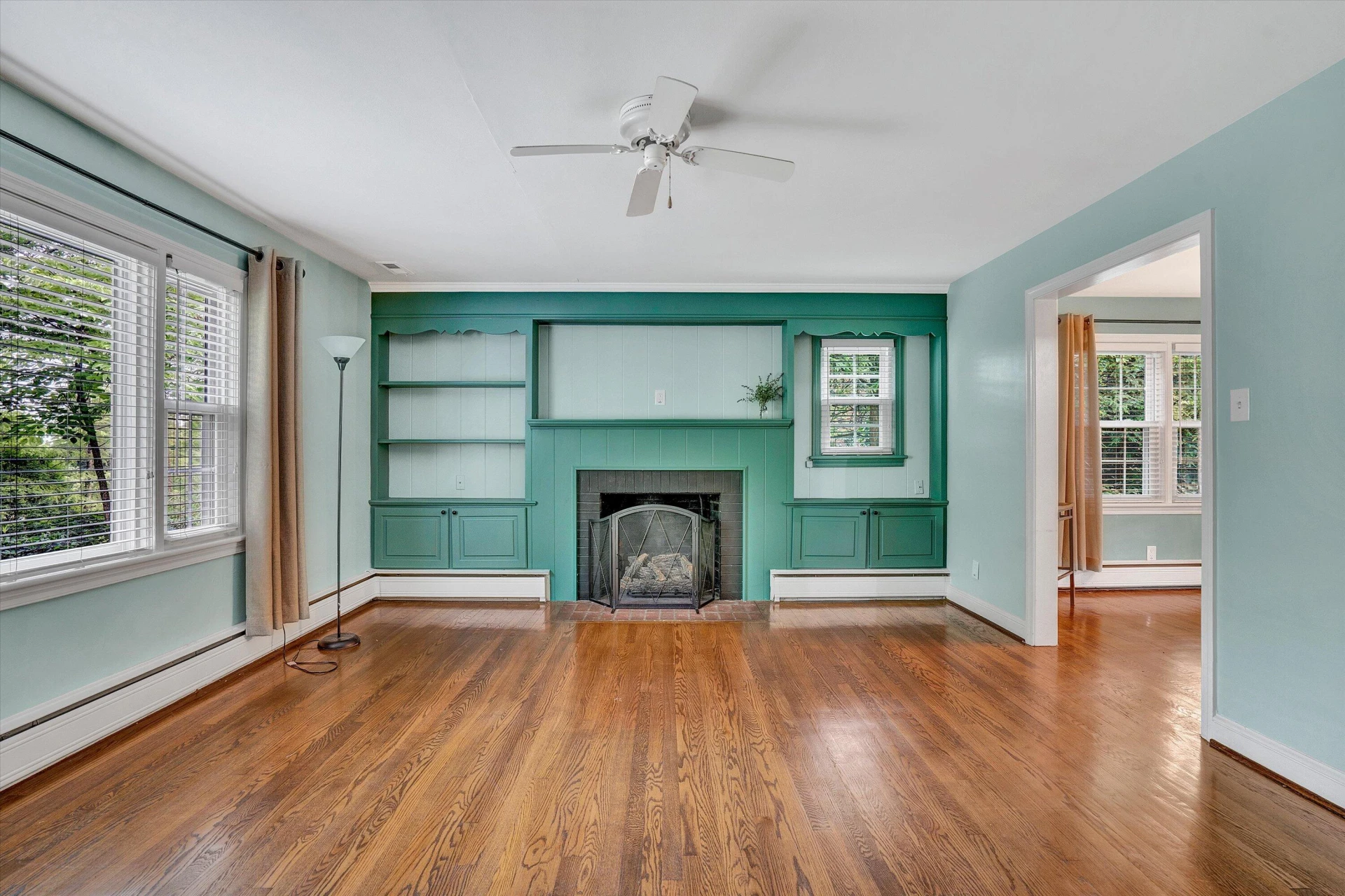 2848 Longview AVE - Photo 5