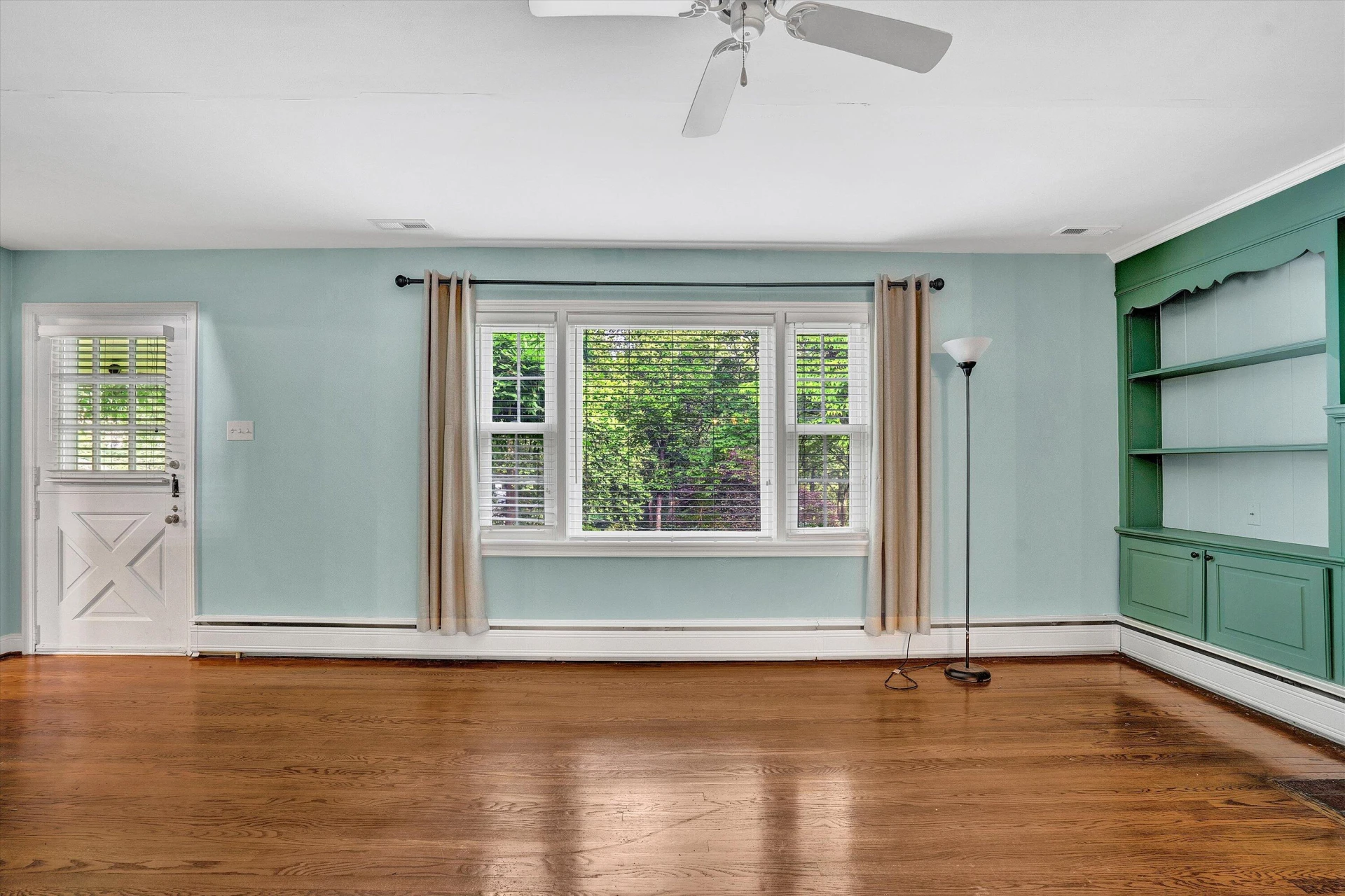 2848 Longview AVE - Photo 7