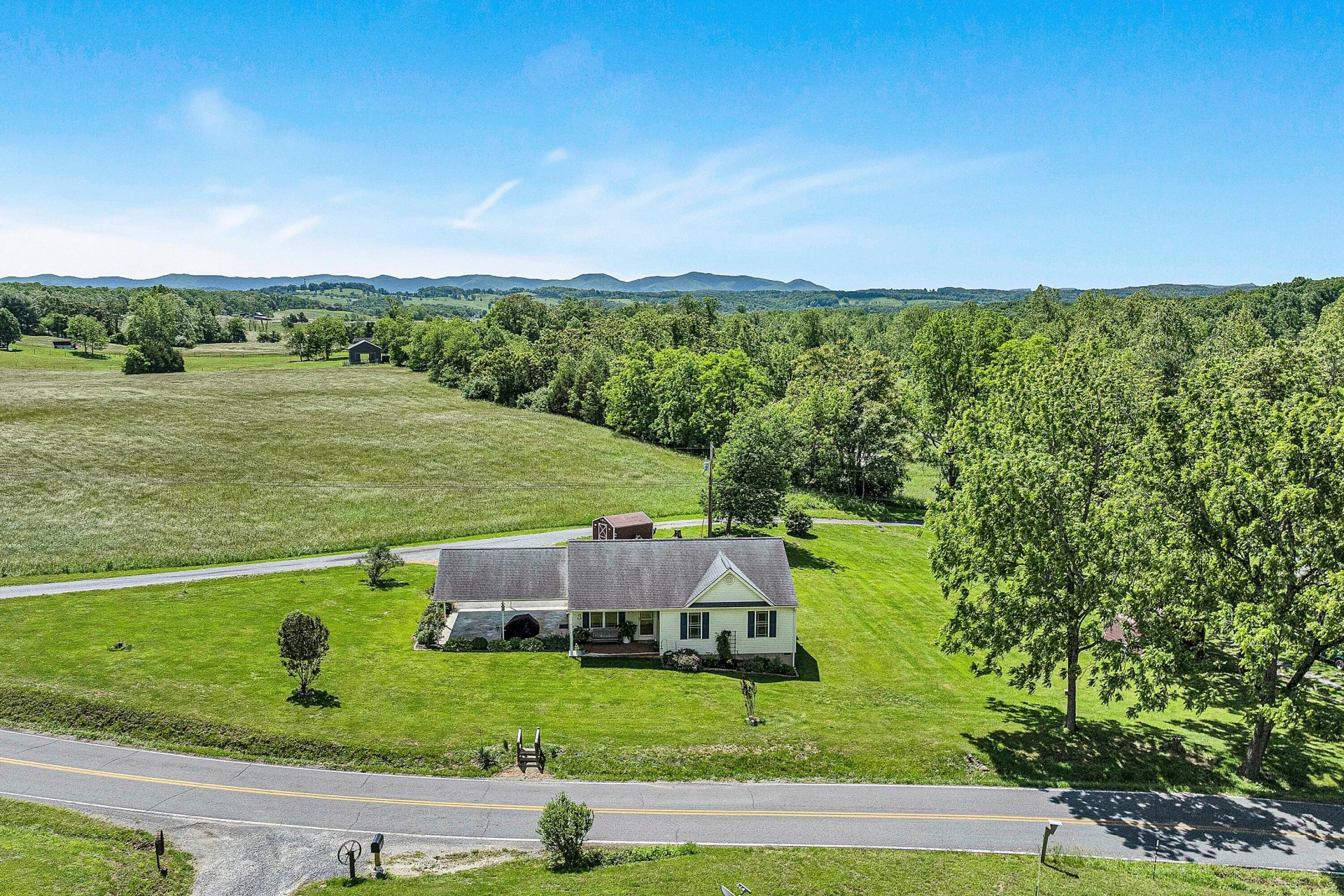 22 Spring Branch LN - Photo 2
