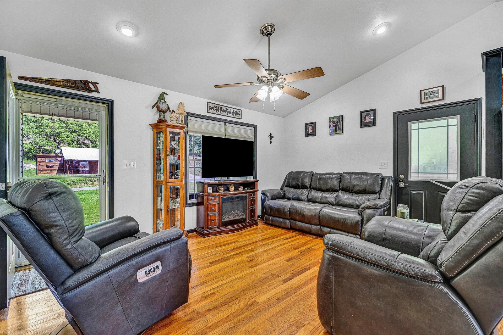 22 Spring Branch LN - Photo 4
