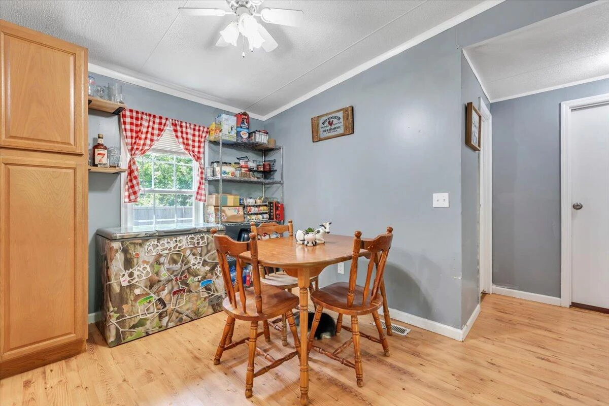 4362 Stewartsville RD - Photo 10