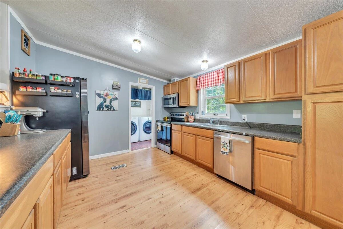 4362 Stewartsville RD - Photo 11