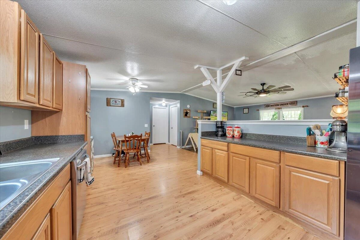 4362 Stewartsville RD - Photo 15