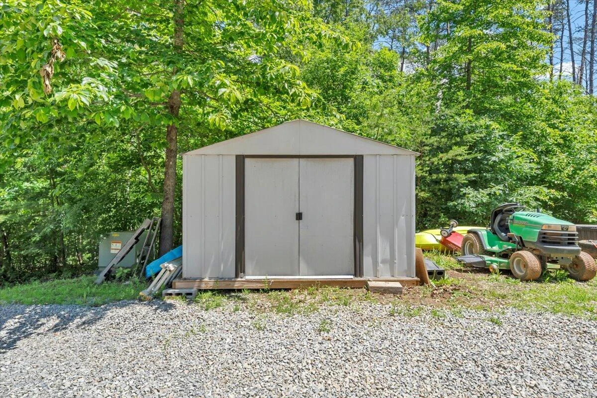 4362 Stewartsville RD - Photo 34