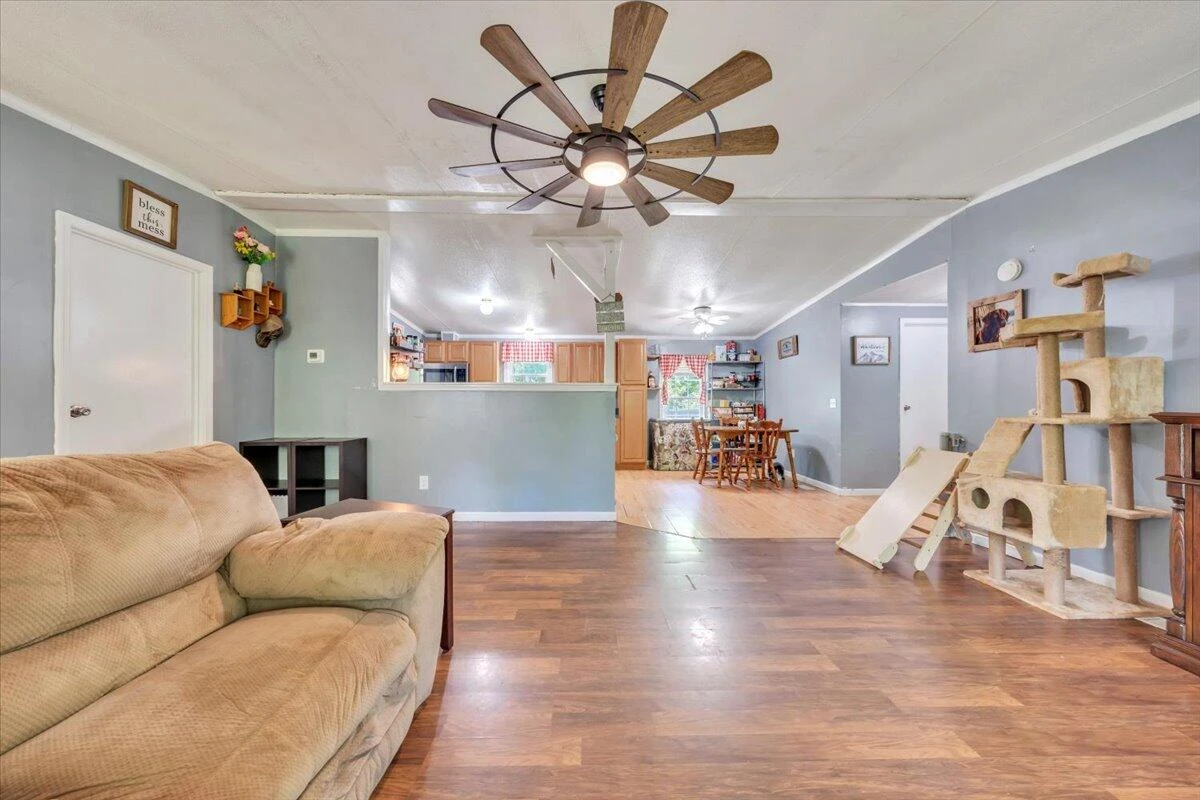 4362 Stewartsville RD - Photo 7