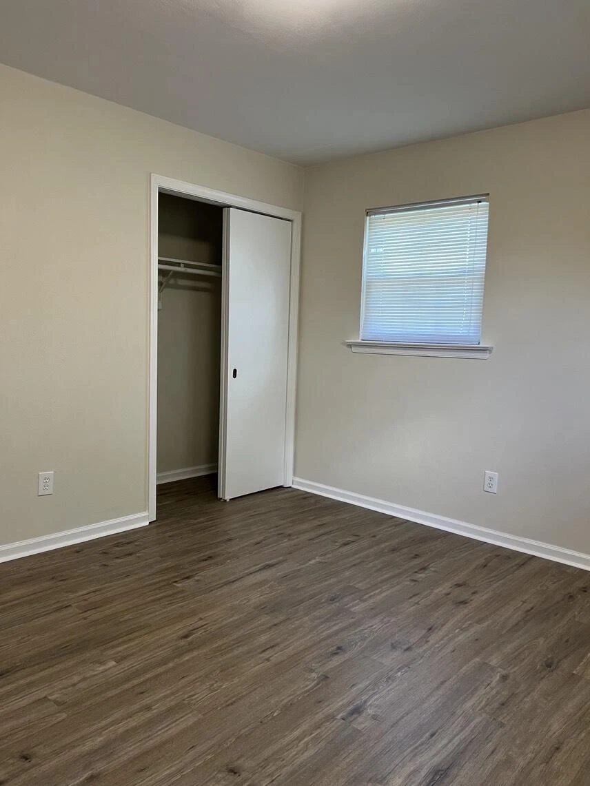 1878 Cranwell DR - Photo 4