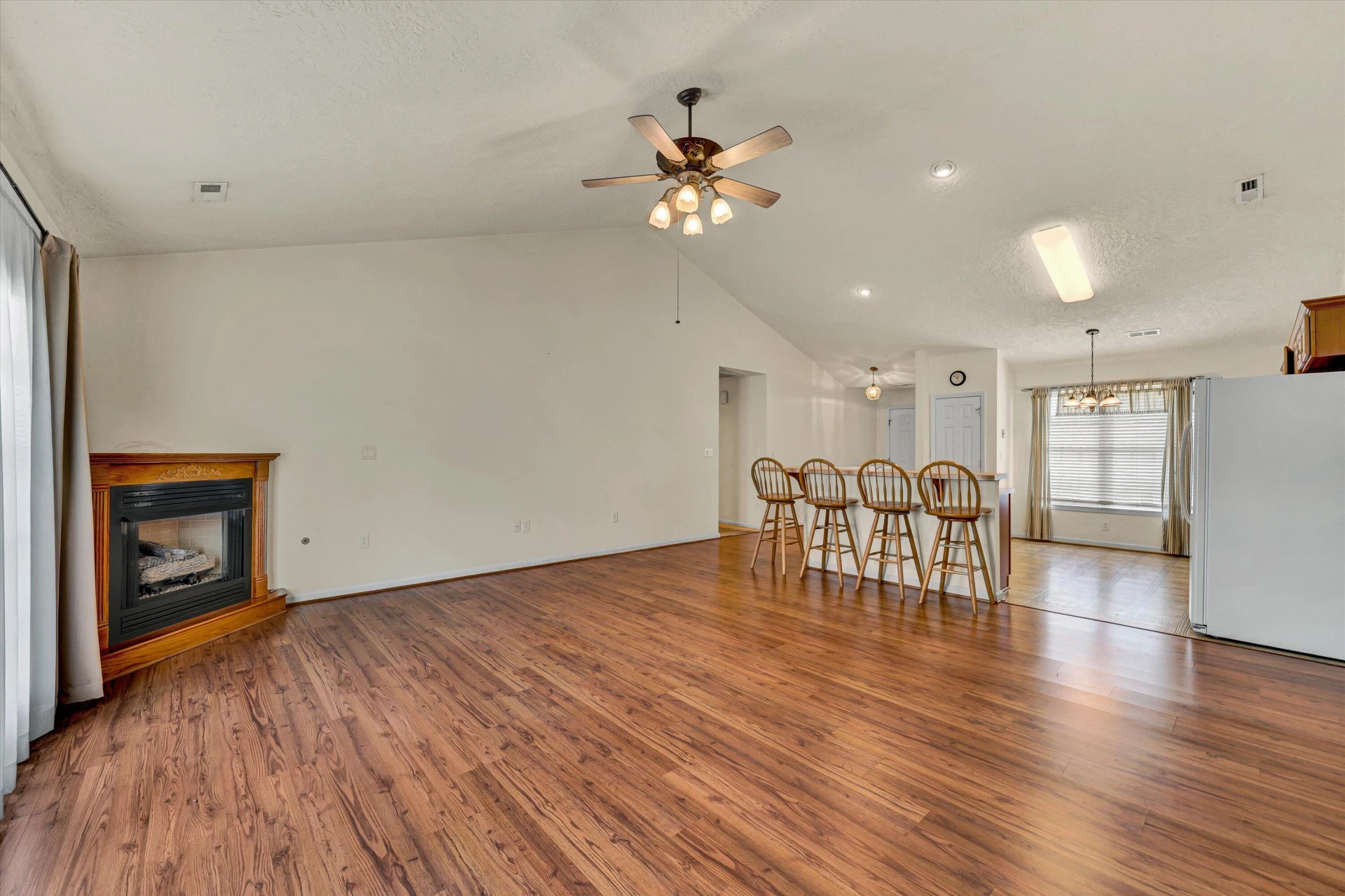 1801 Meadows CT - Photo 11