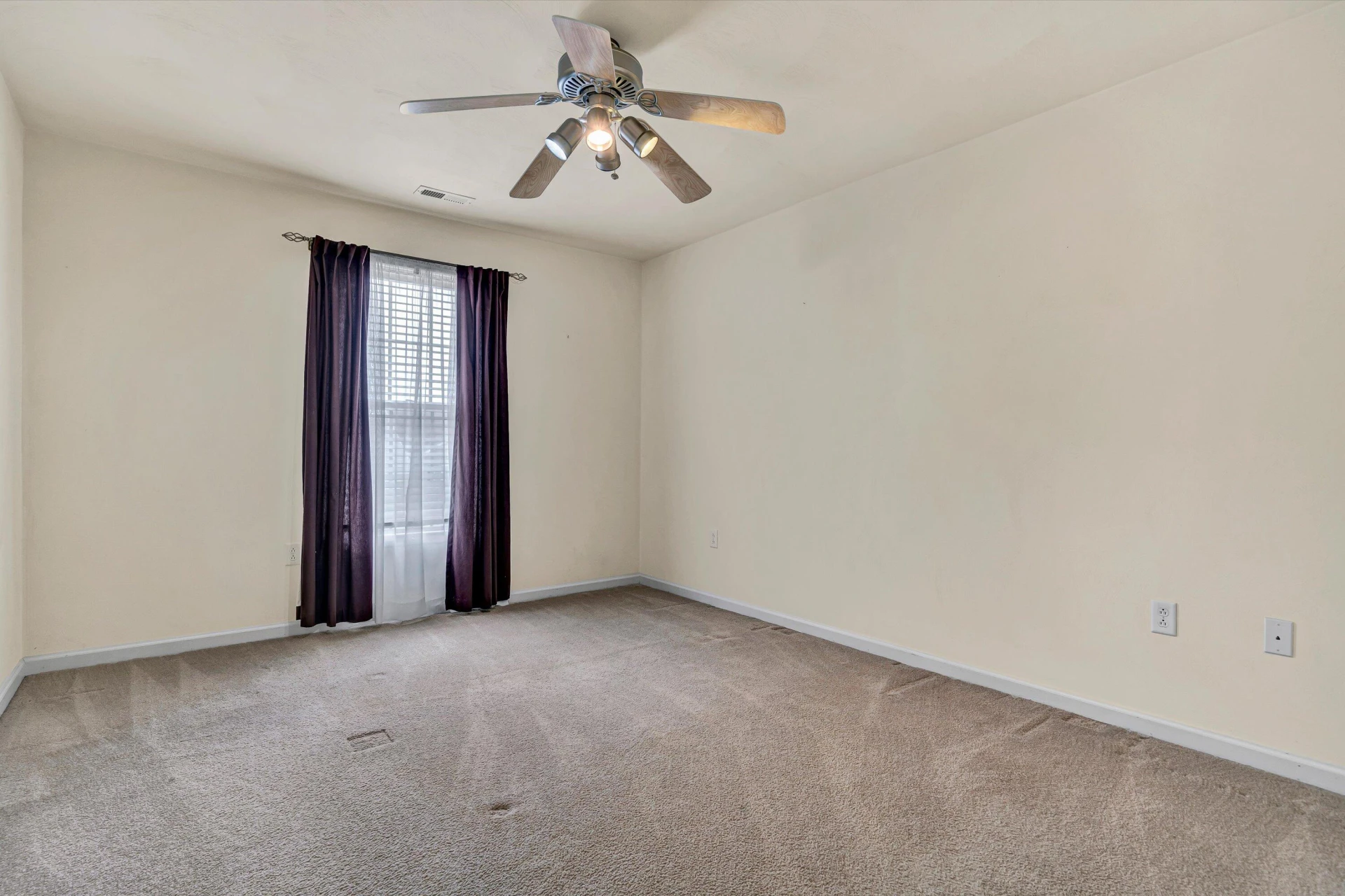 1801 Meadows CT - Photo 15