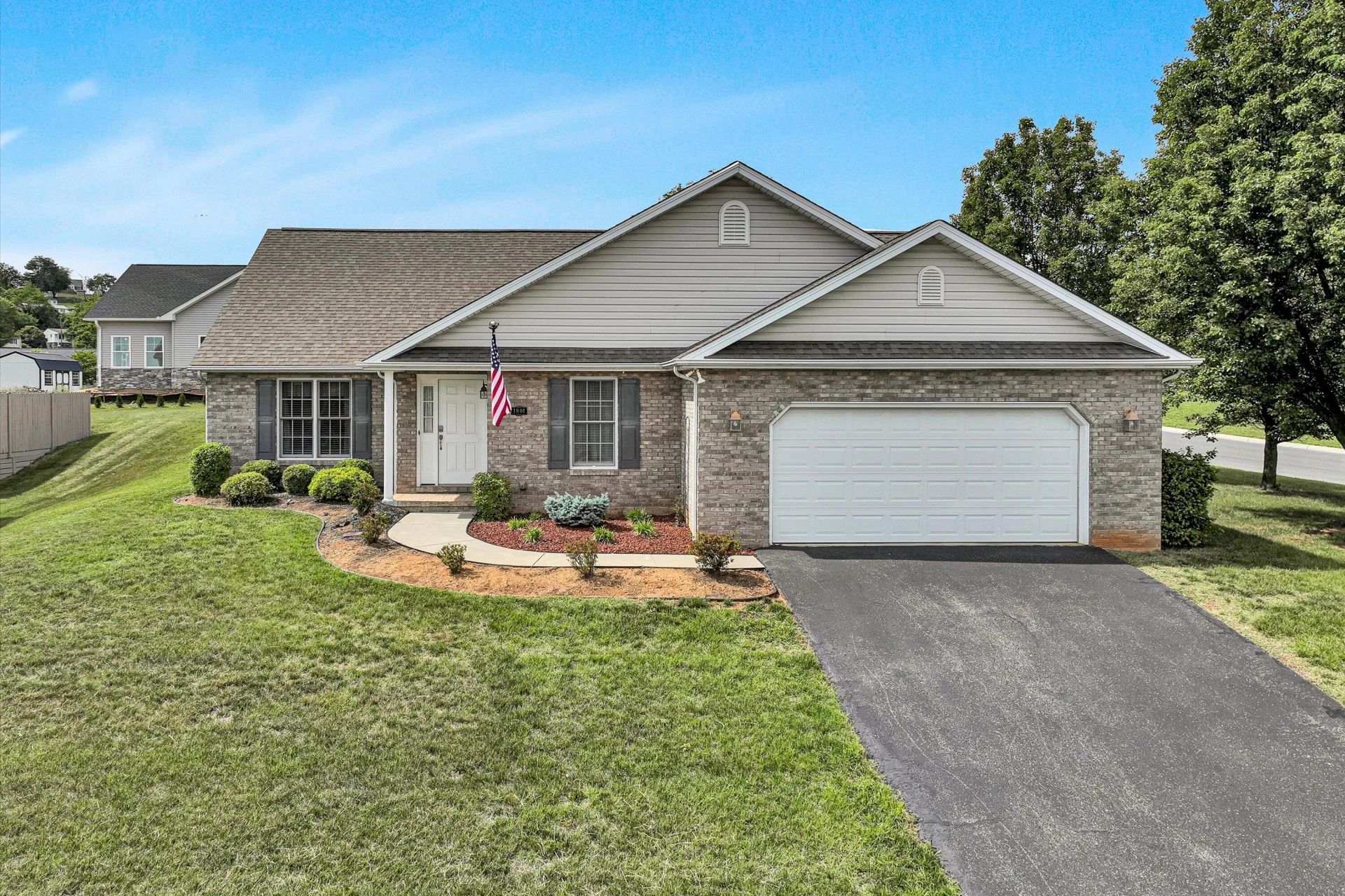 1801 Meadows CT - Photo 2