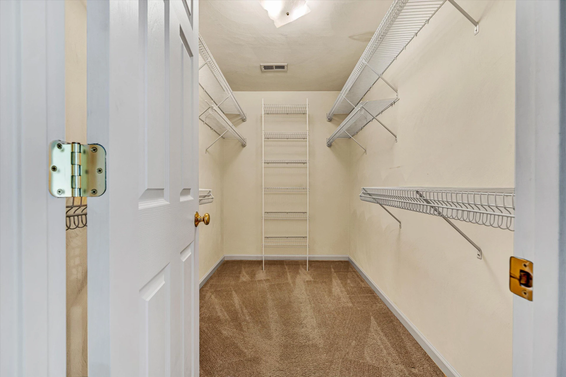 1801 Meadows CT - Photo 21