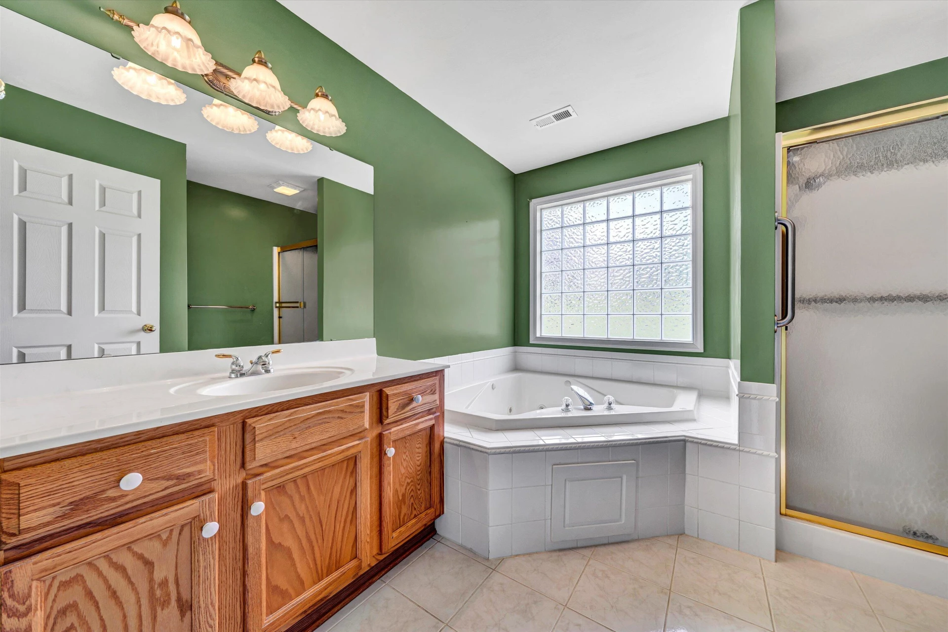 1801 Meadows CT - Photo 22