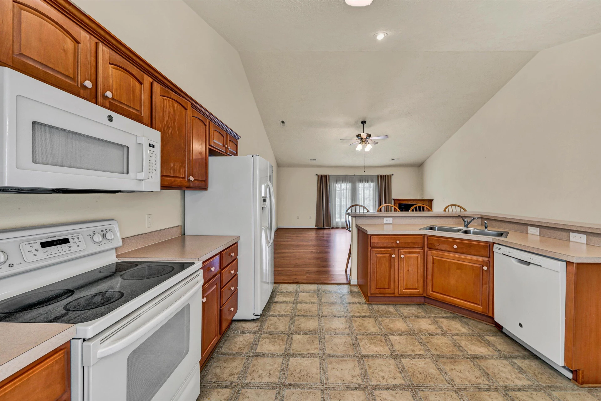 1801 Meadows CT - Photo 7