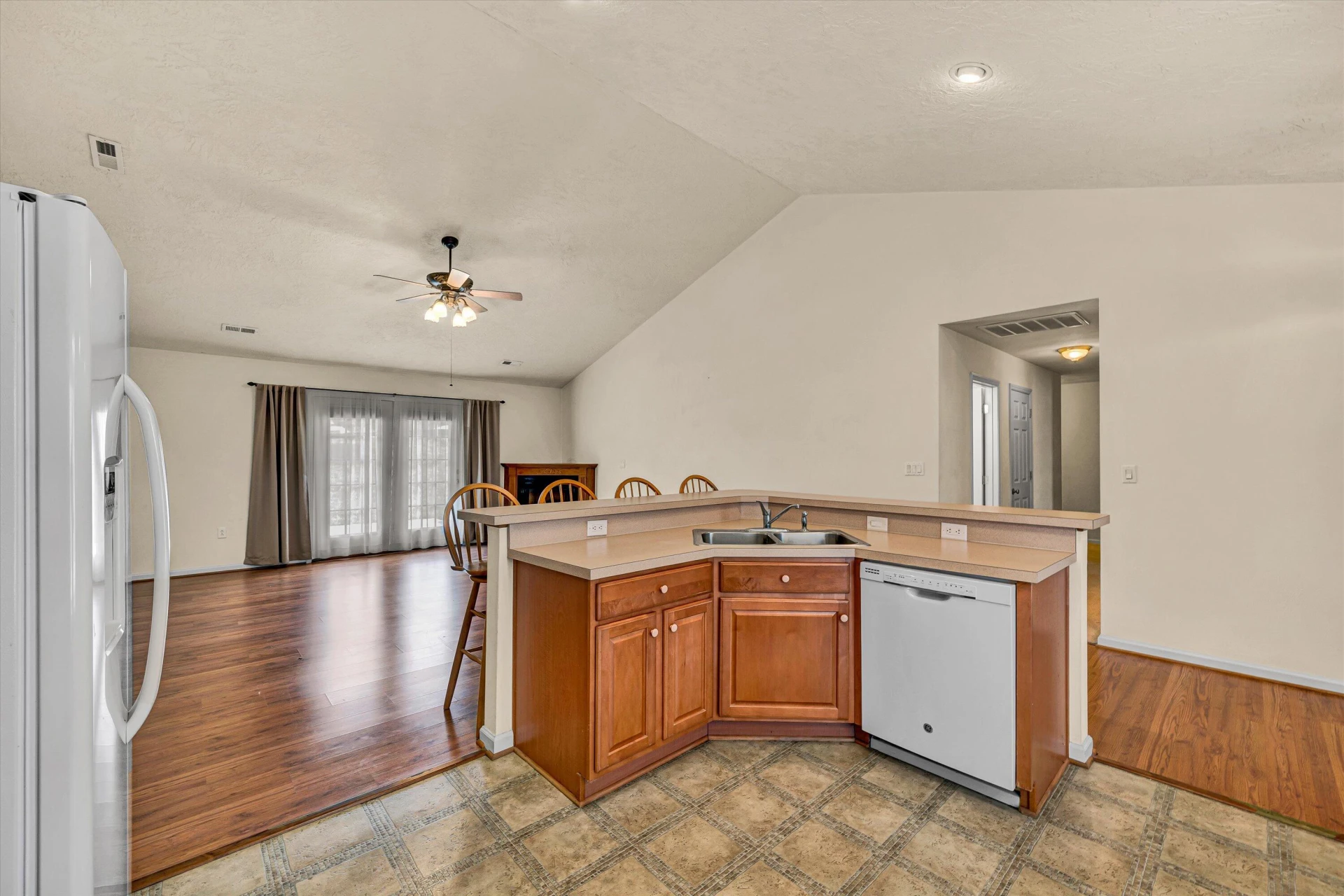 1801 Meadows CT - Photo 9
