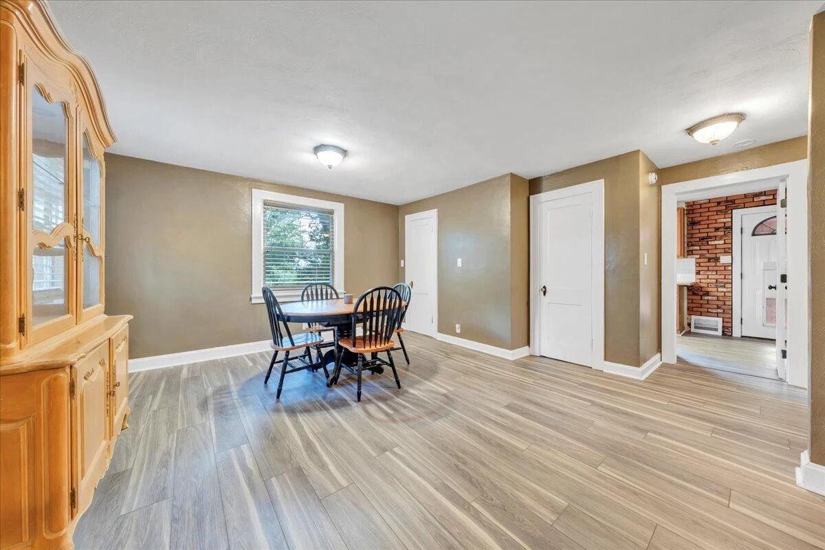 1008 Old Country Club RD - Photo 11