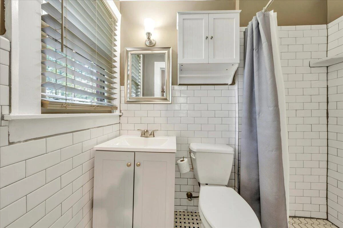 1008 Old Country Club RD - Photo 12
