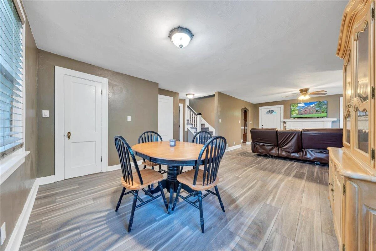 1008 Old Country Club RD - Photo 16