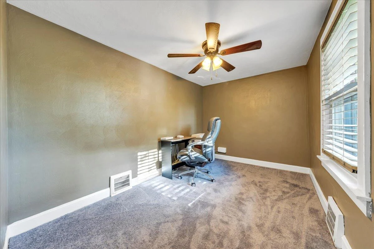 1008 Old Country Club RD - Photo 29