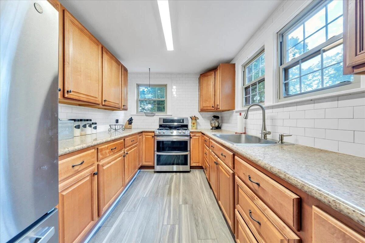 1008 Old Country Club RD - Photo 4