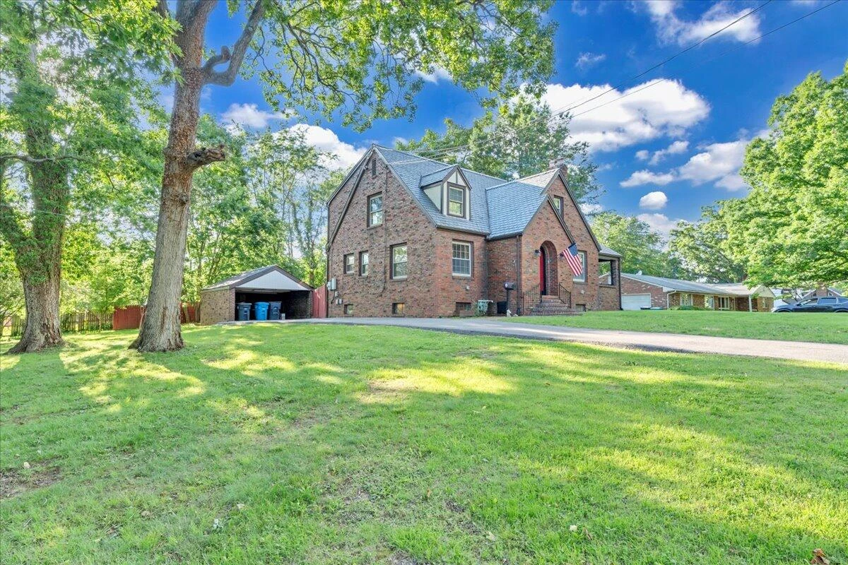 1008 Old Country Club RD - Photo 40