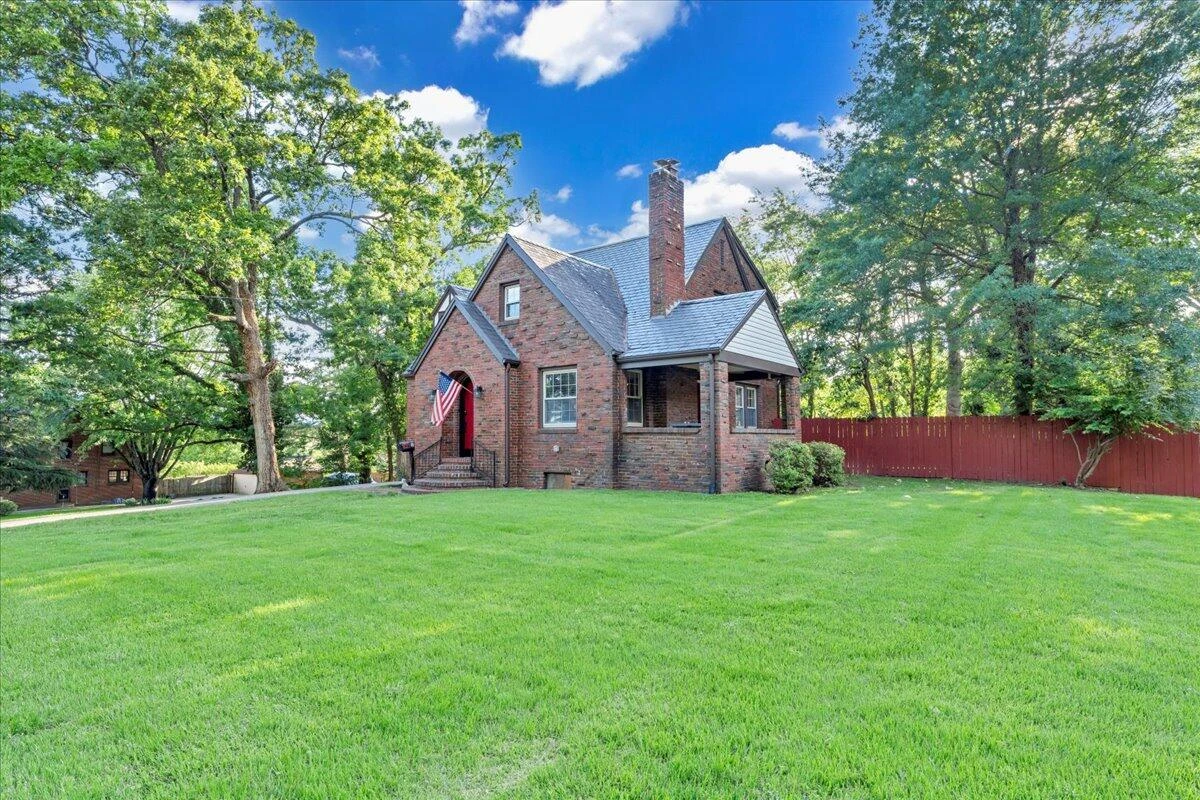1008 Old Country Club RD - Photo 43