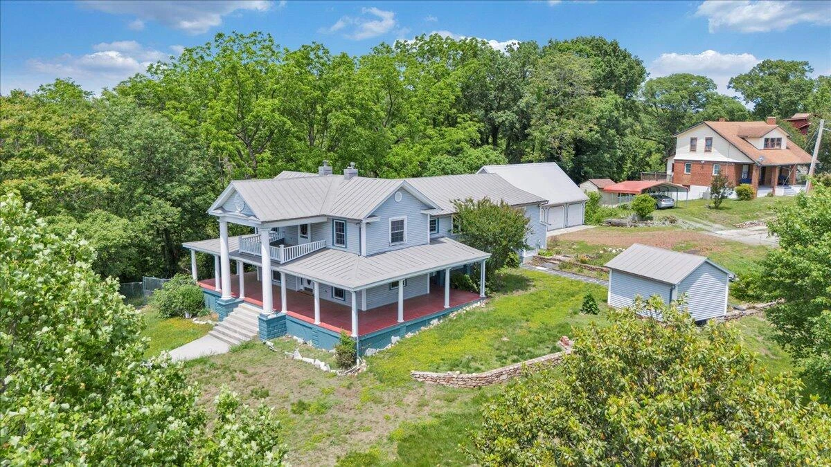 225 Maple ST