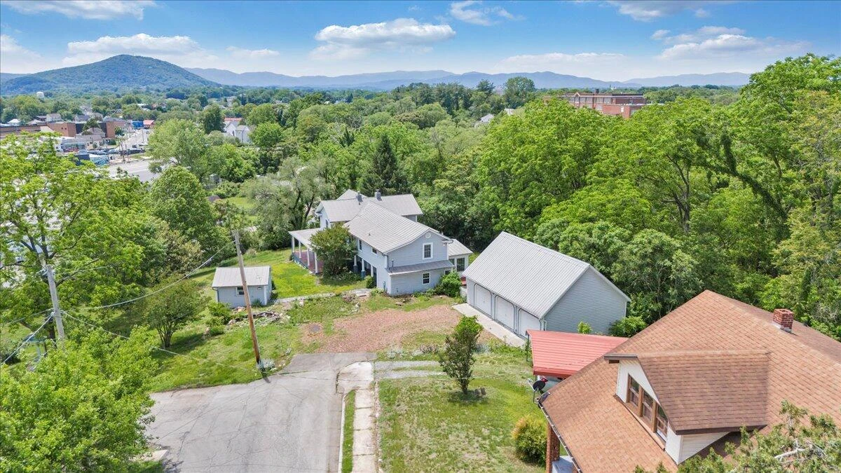 225 Maple ST - Photo 110
