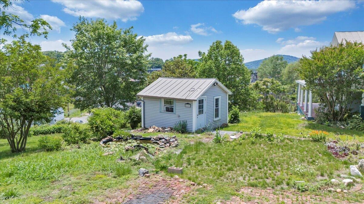 225 Maple ST - Photo 112