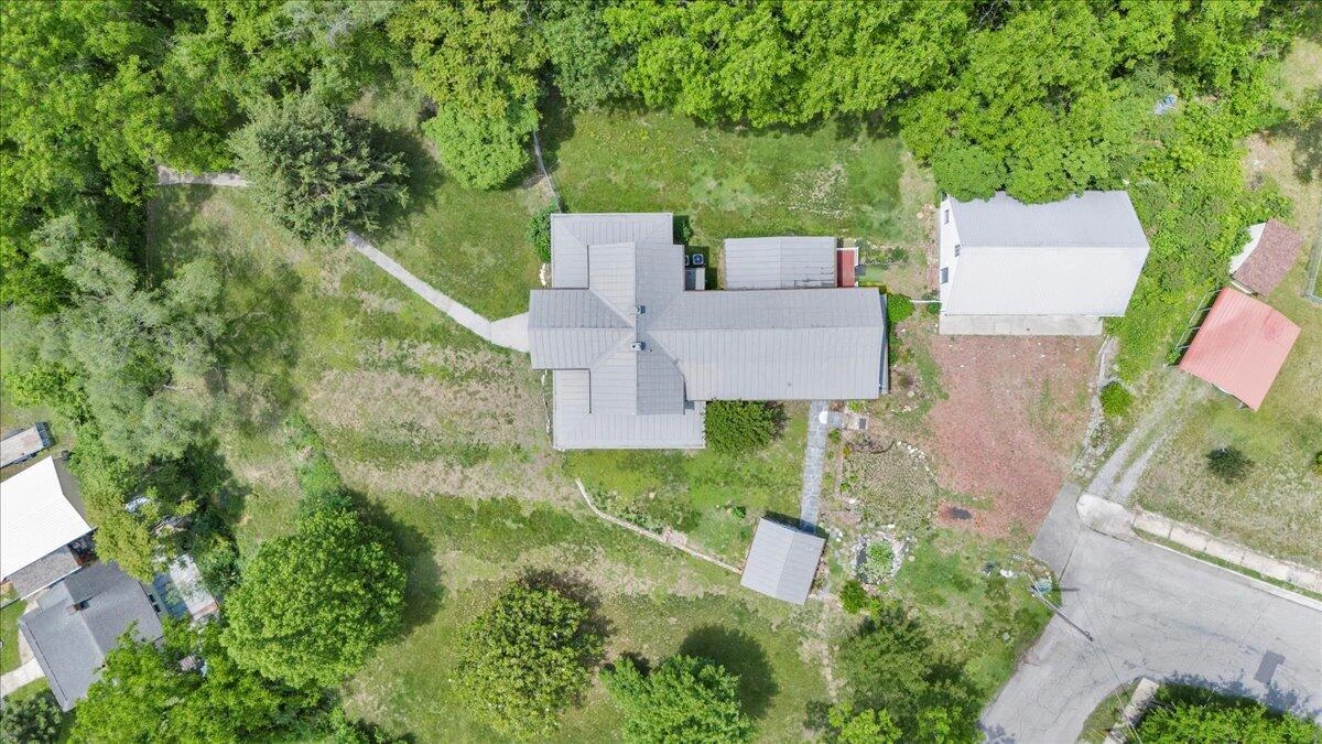 225 Maple ST - Photo 114