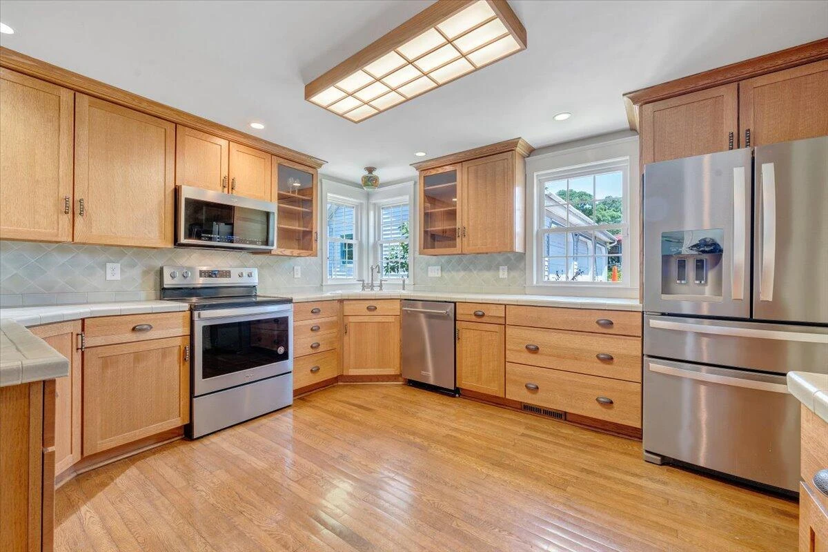 225 Maple ST - Photo 24