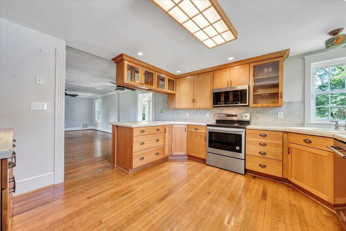 225 Maple ST - Photo 26