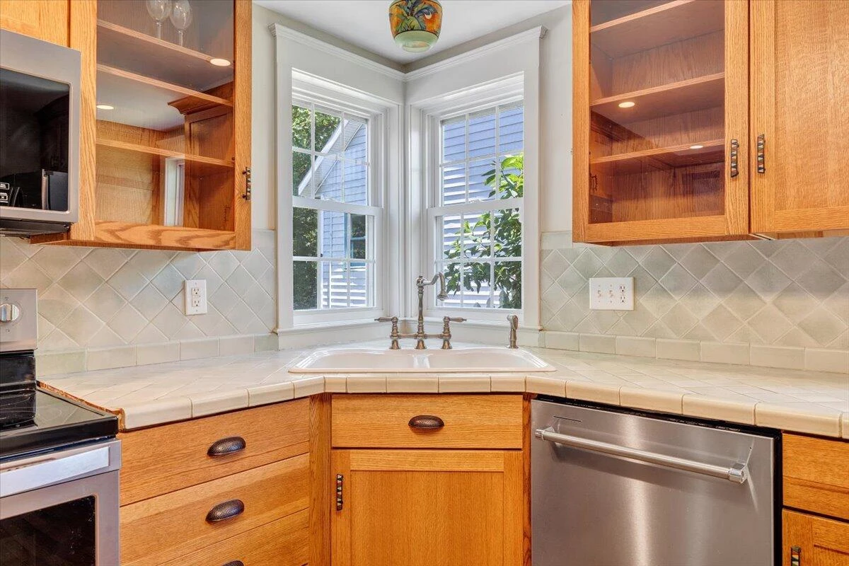 225 Maple ST - Photo 28