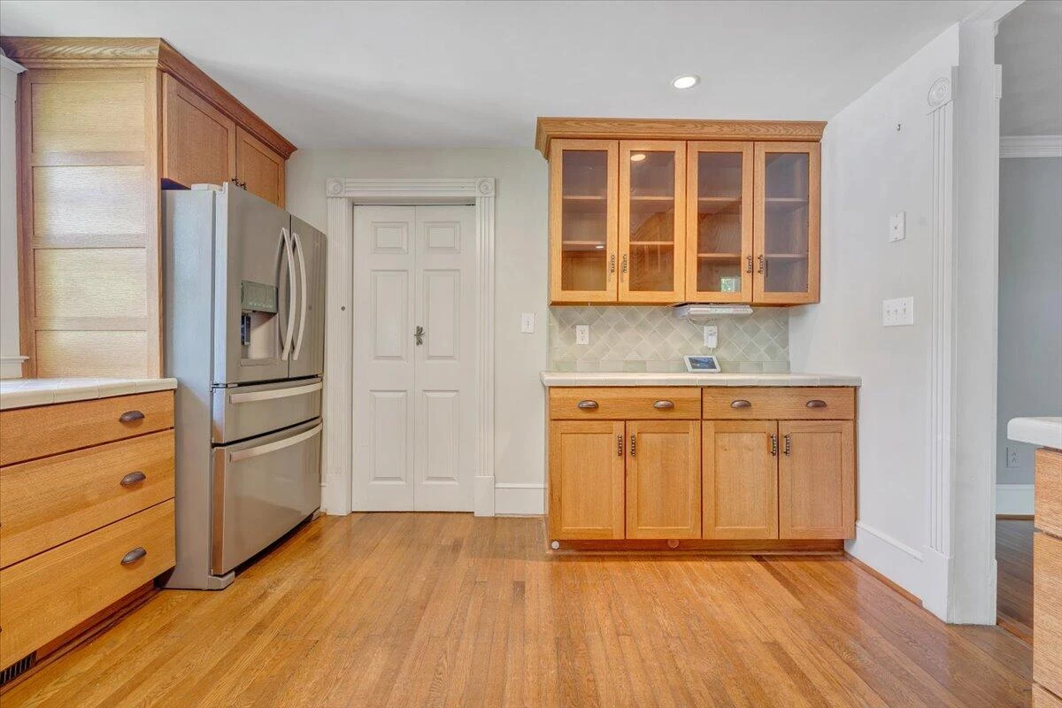225 Maple ST - Photo 30