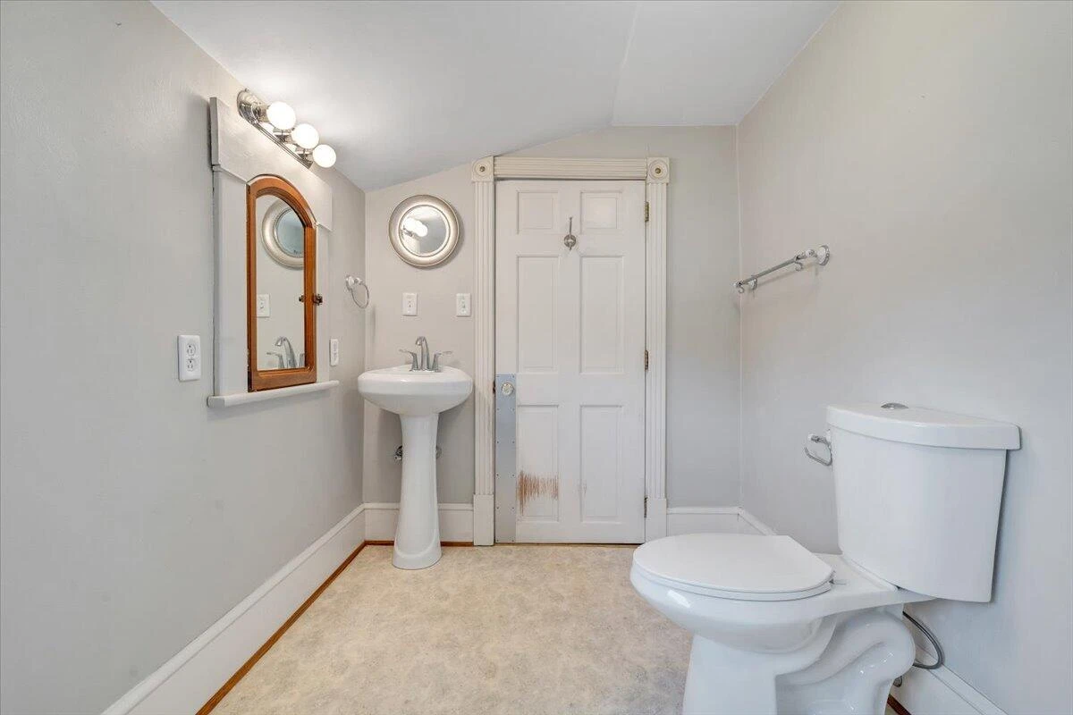 225 Maple ST - Photo 44