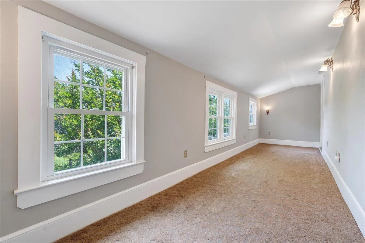 225 Maple ST - Photo 45