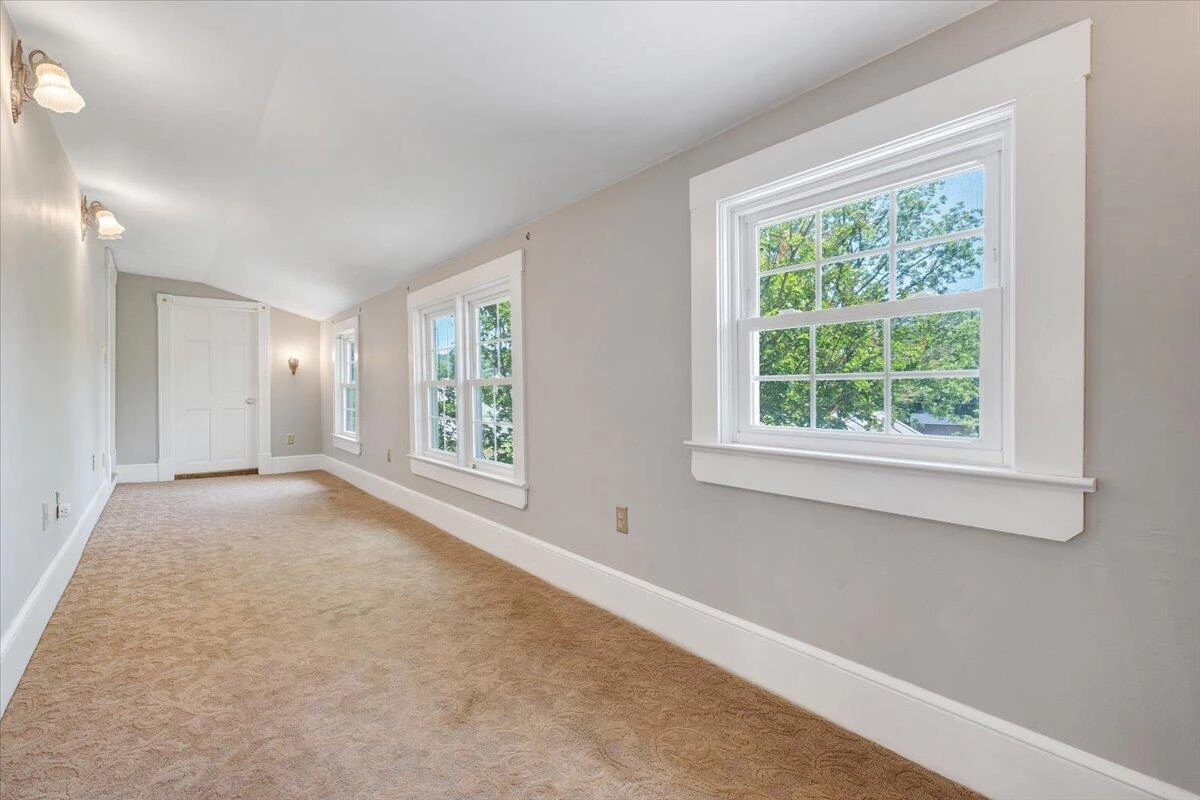 225 Maple ST - Photo 46