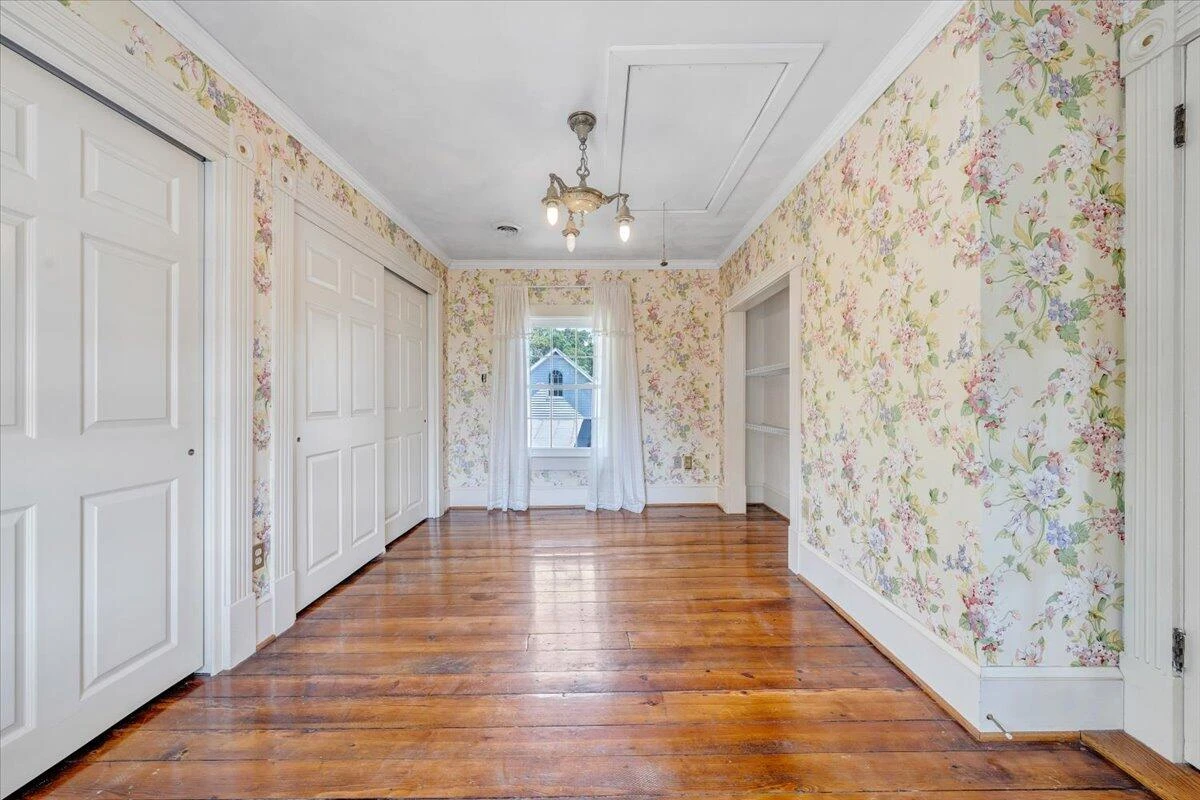 225 Maple ST - Photo 56