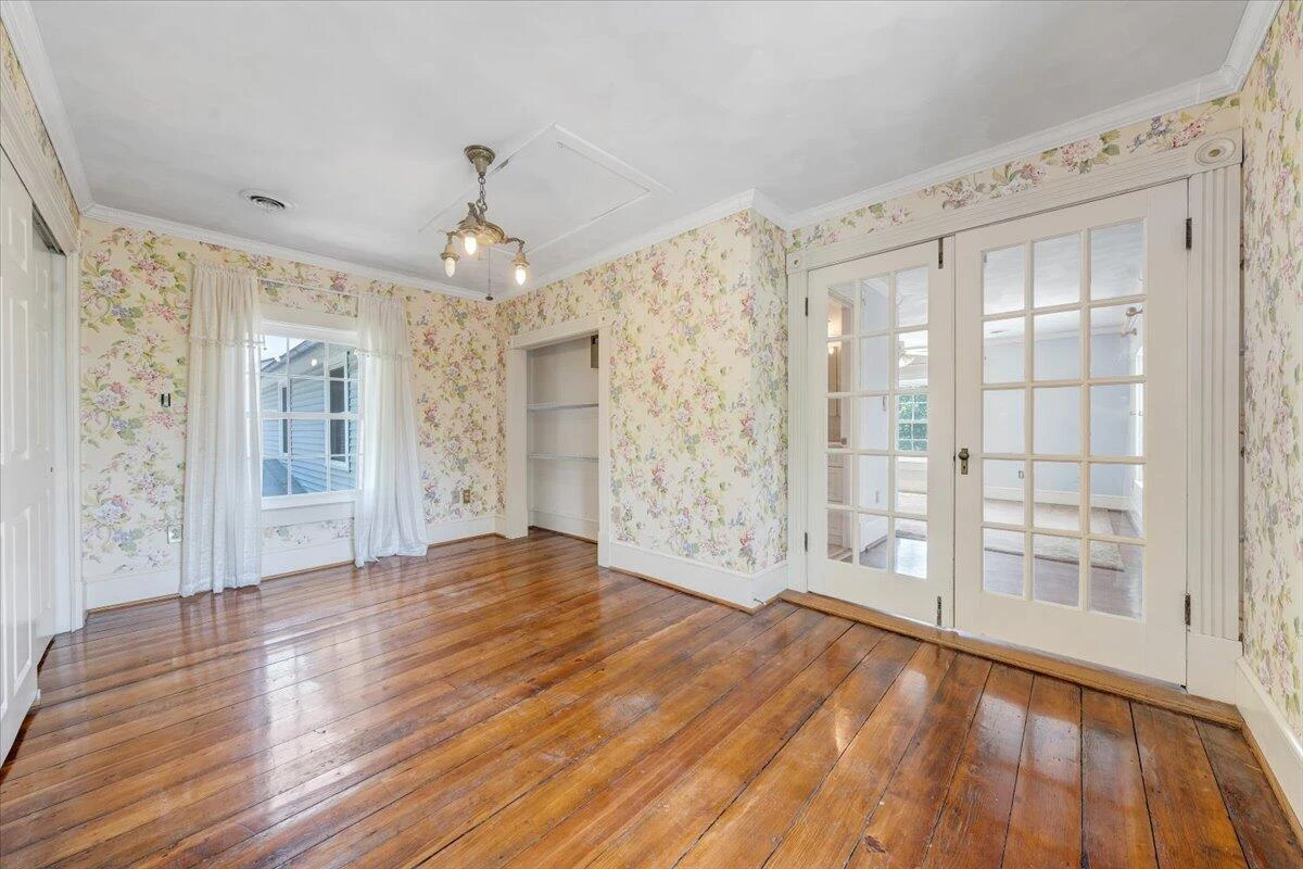 225 Maple ST - Photo 58