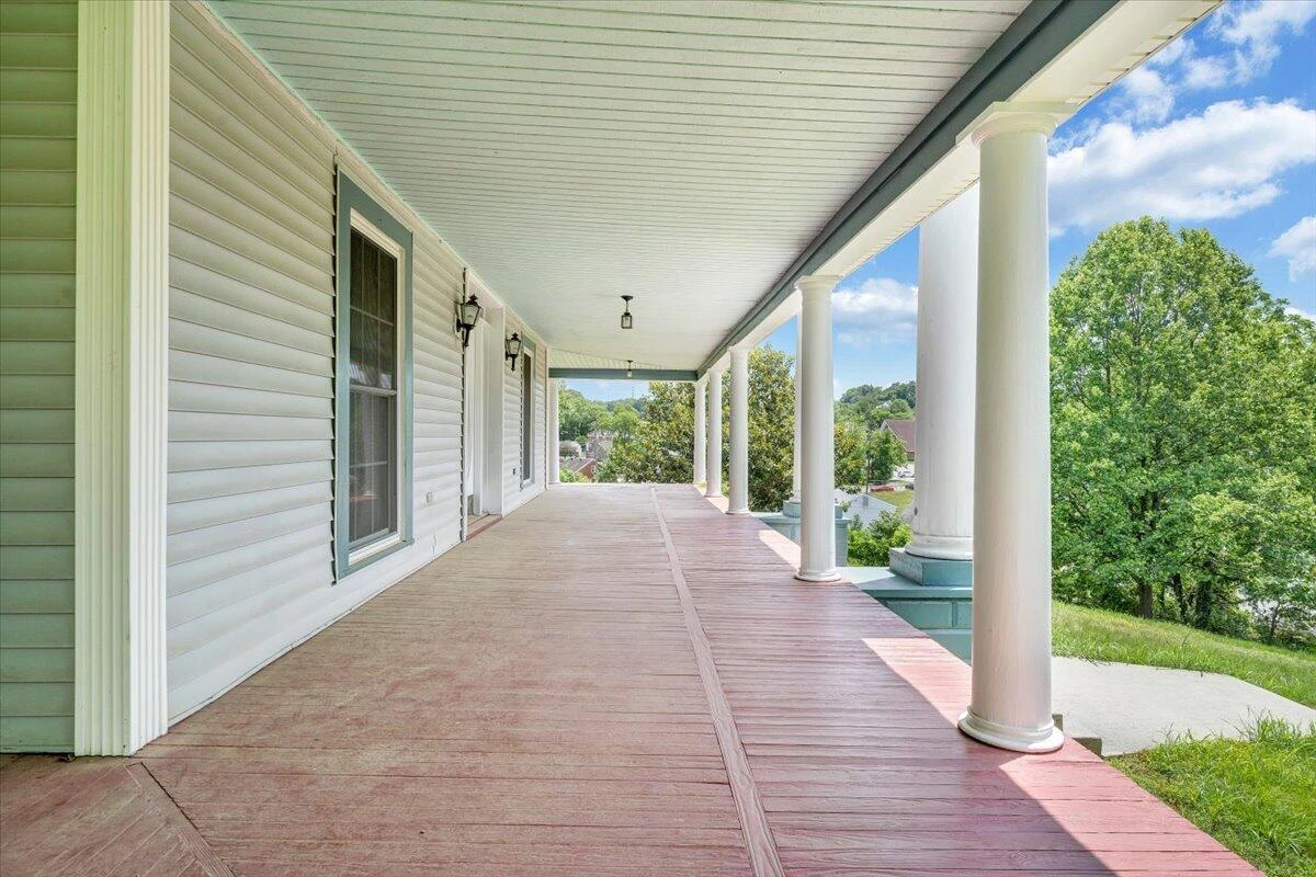 225 Maple ST - Photo 6