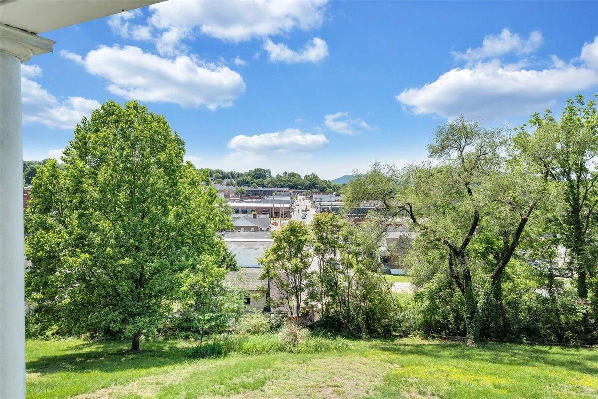 225 Maple ST - Photo 61