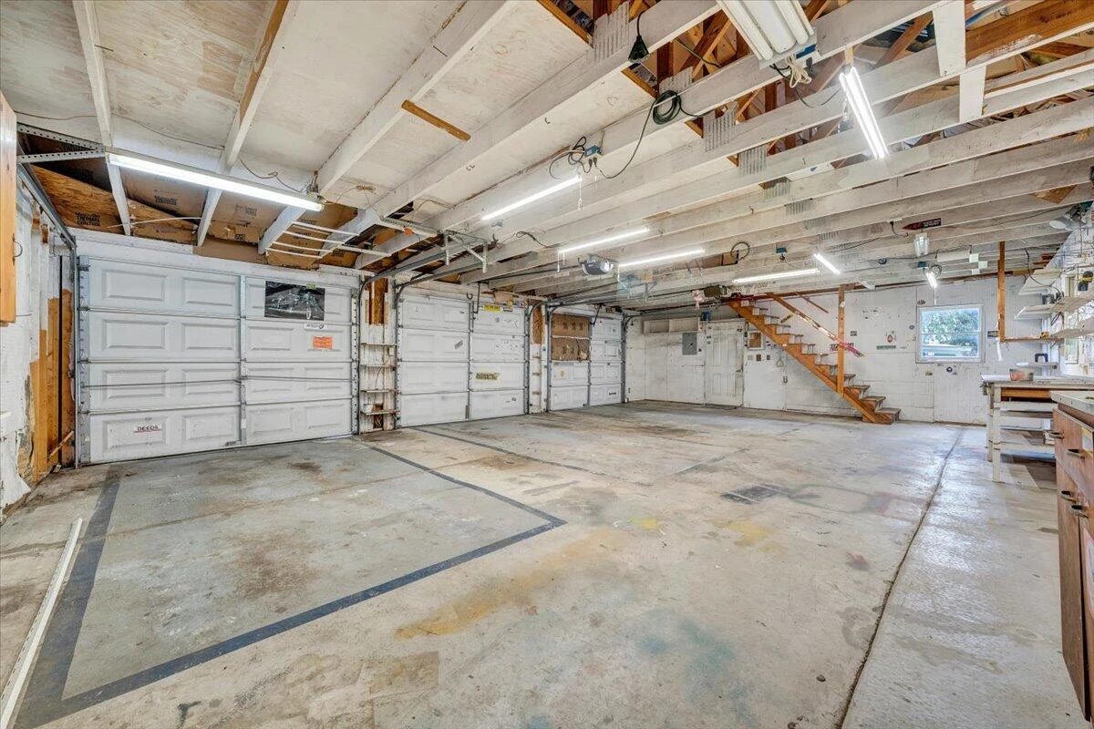 225 Maple ST - Photo 64