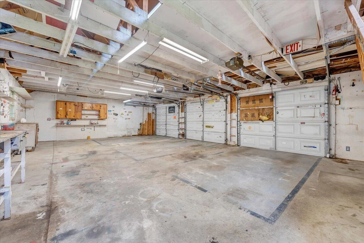 225 Maple ST - Photo 65