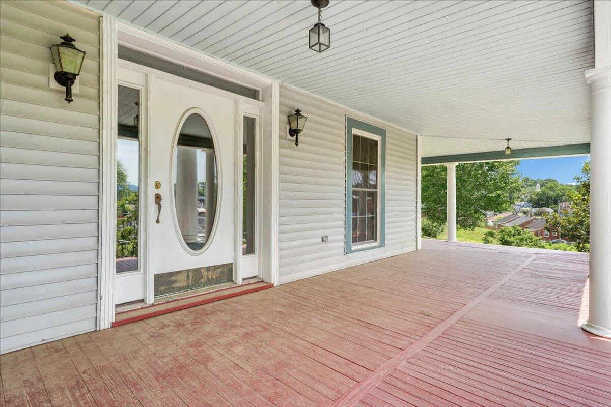 225 Maple ST - Photo 7