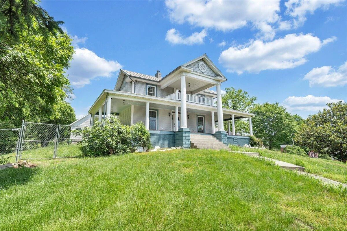 225 Maple ST - Photo 71