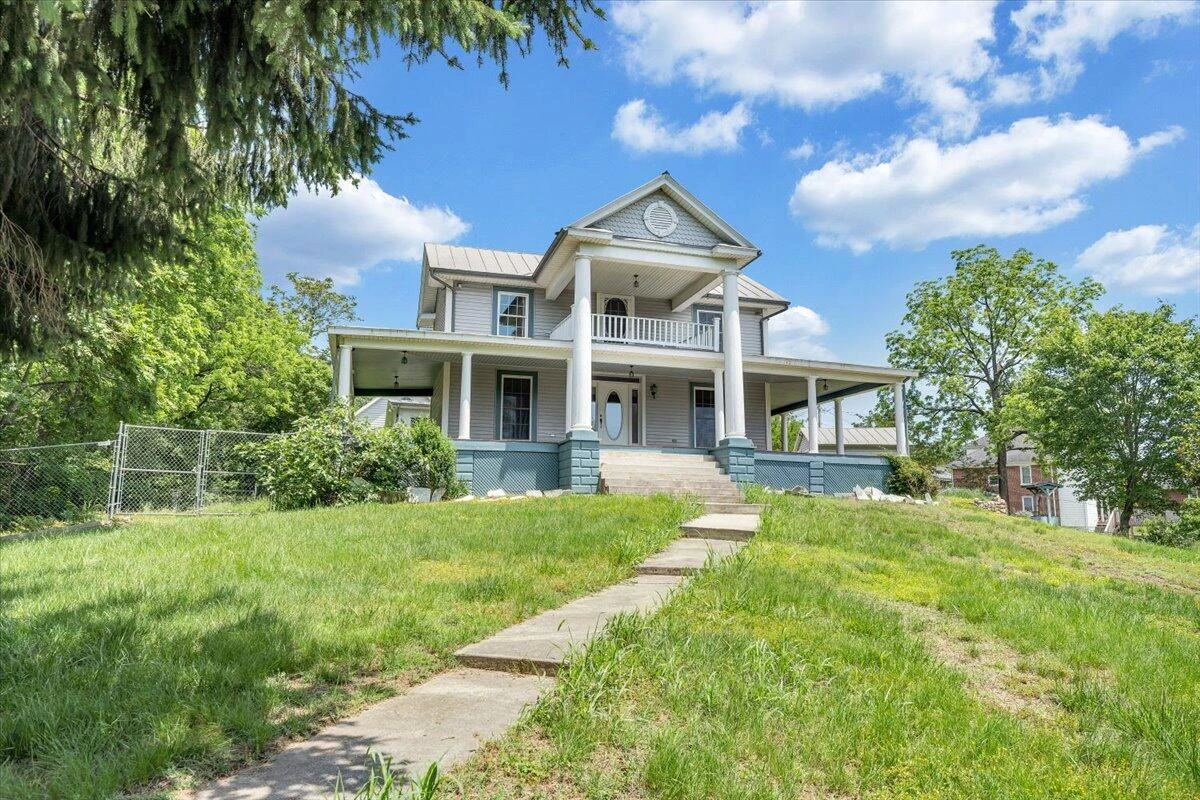 225 Maple ST - Photo 72