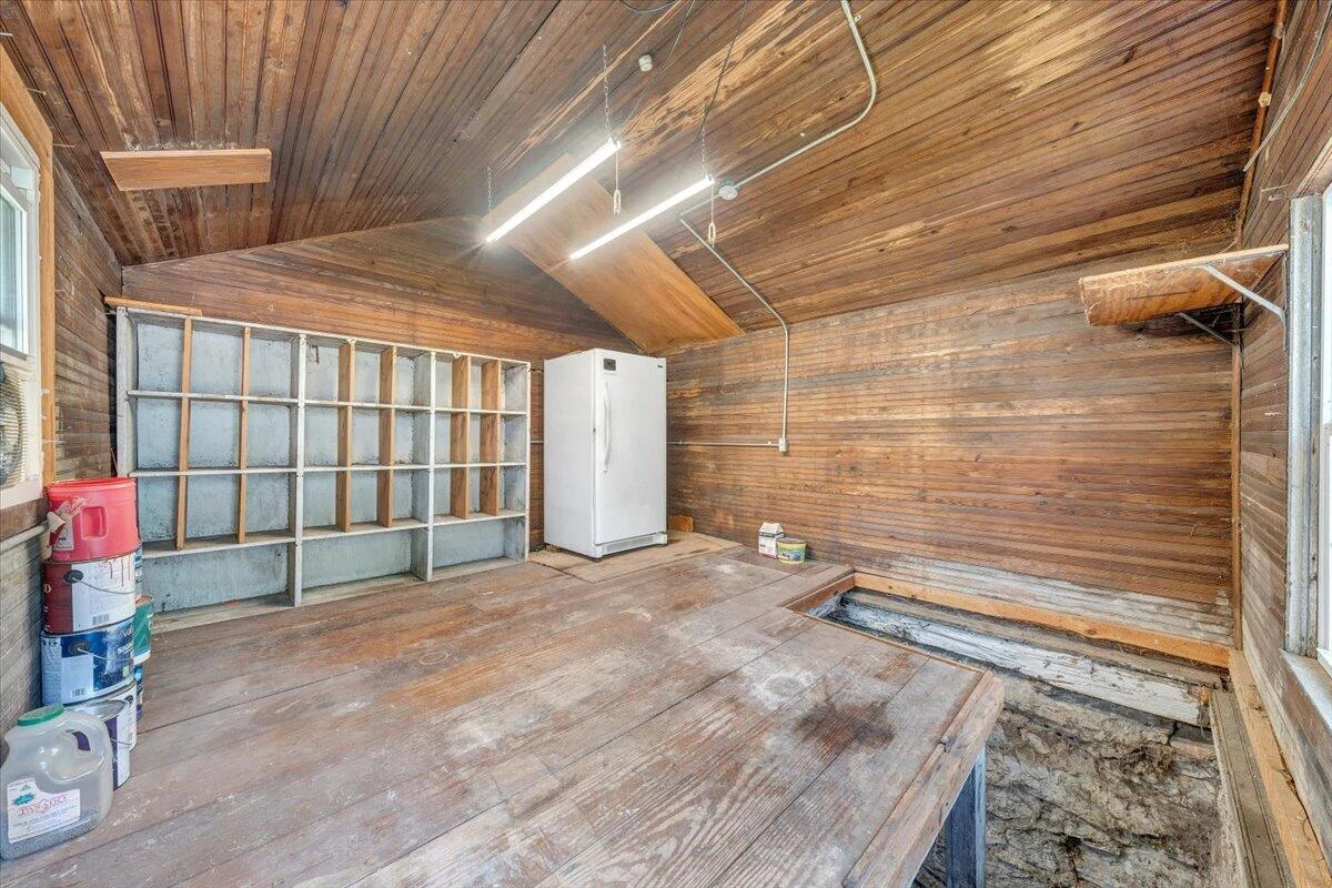 225 Maple ST - Photo 78
