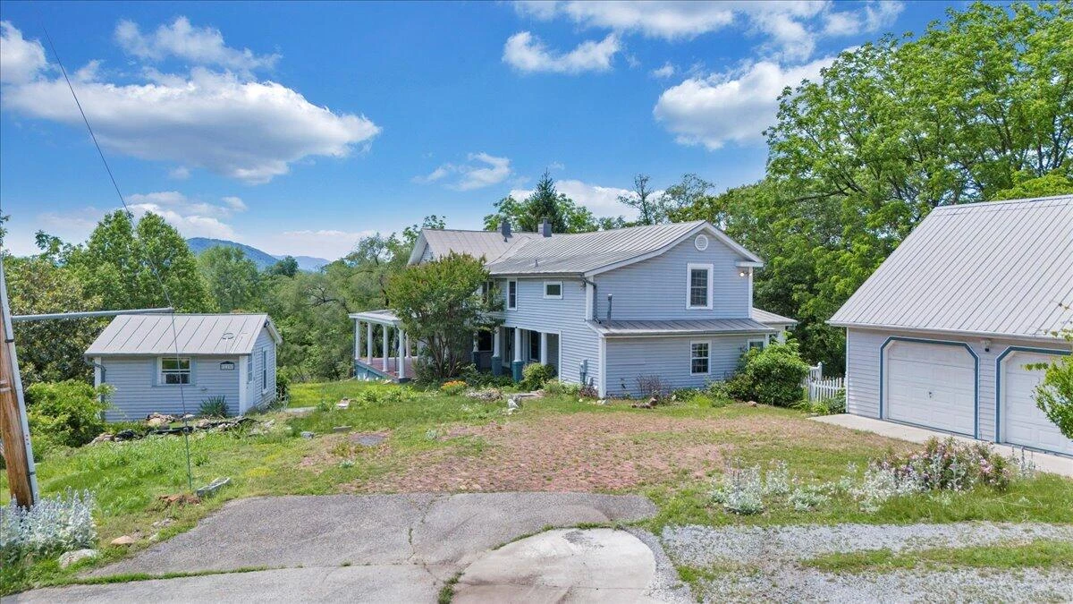 225 Maple ST - Photo 81